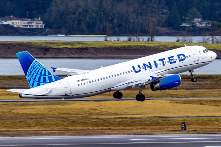 ESA and United airline. A United Airlines airplane