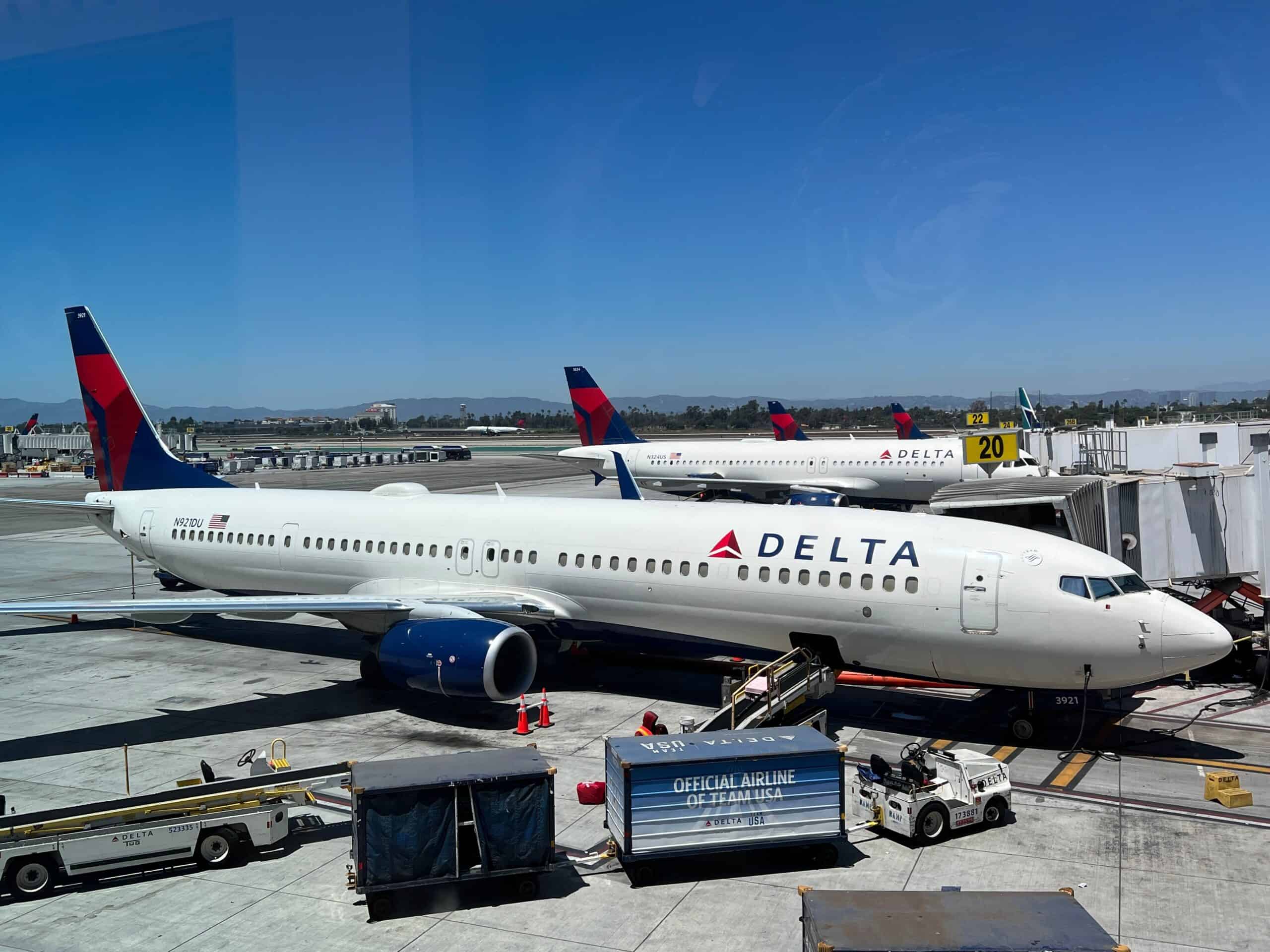 Delta pet travel, Delta airlines ESA travel regulations, Delta pet travel laws. A Delta airline plane at the LAX airport.